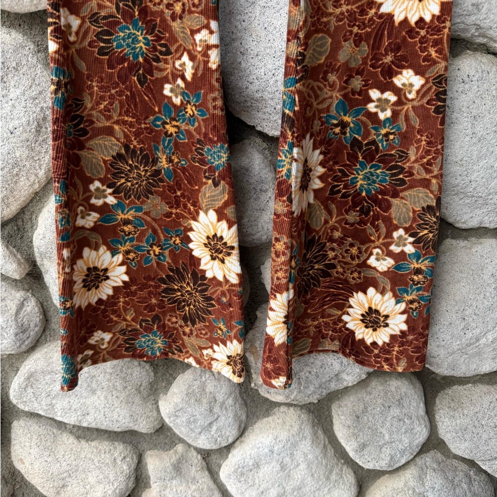 Shyanne Retro Floral Bell Bottoms - Picture 4 of 6